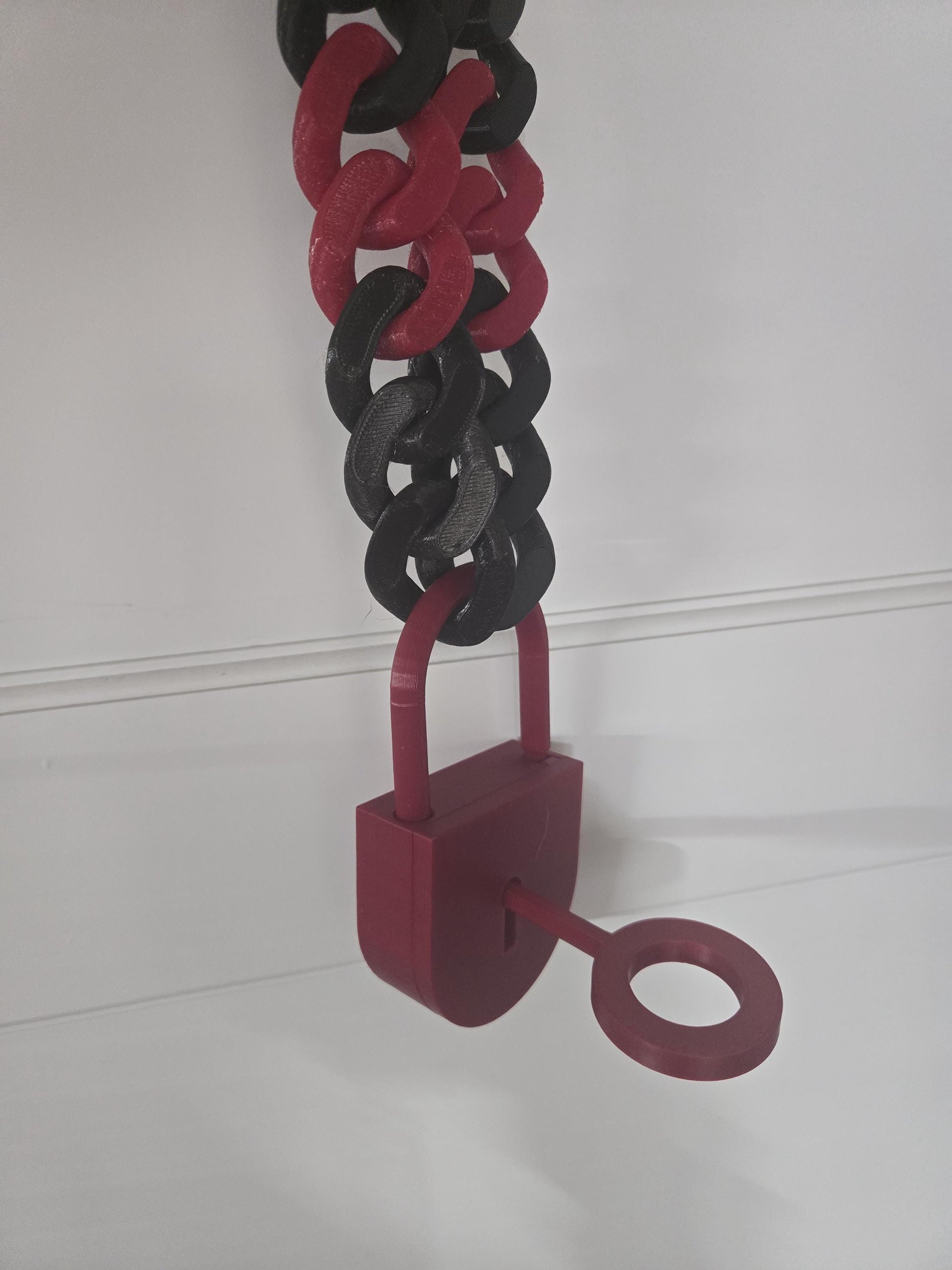 Giant 3D Printed Padlock – Oversized Prop & Costume Accessory! Pupifer's Paddles