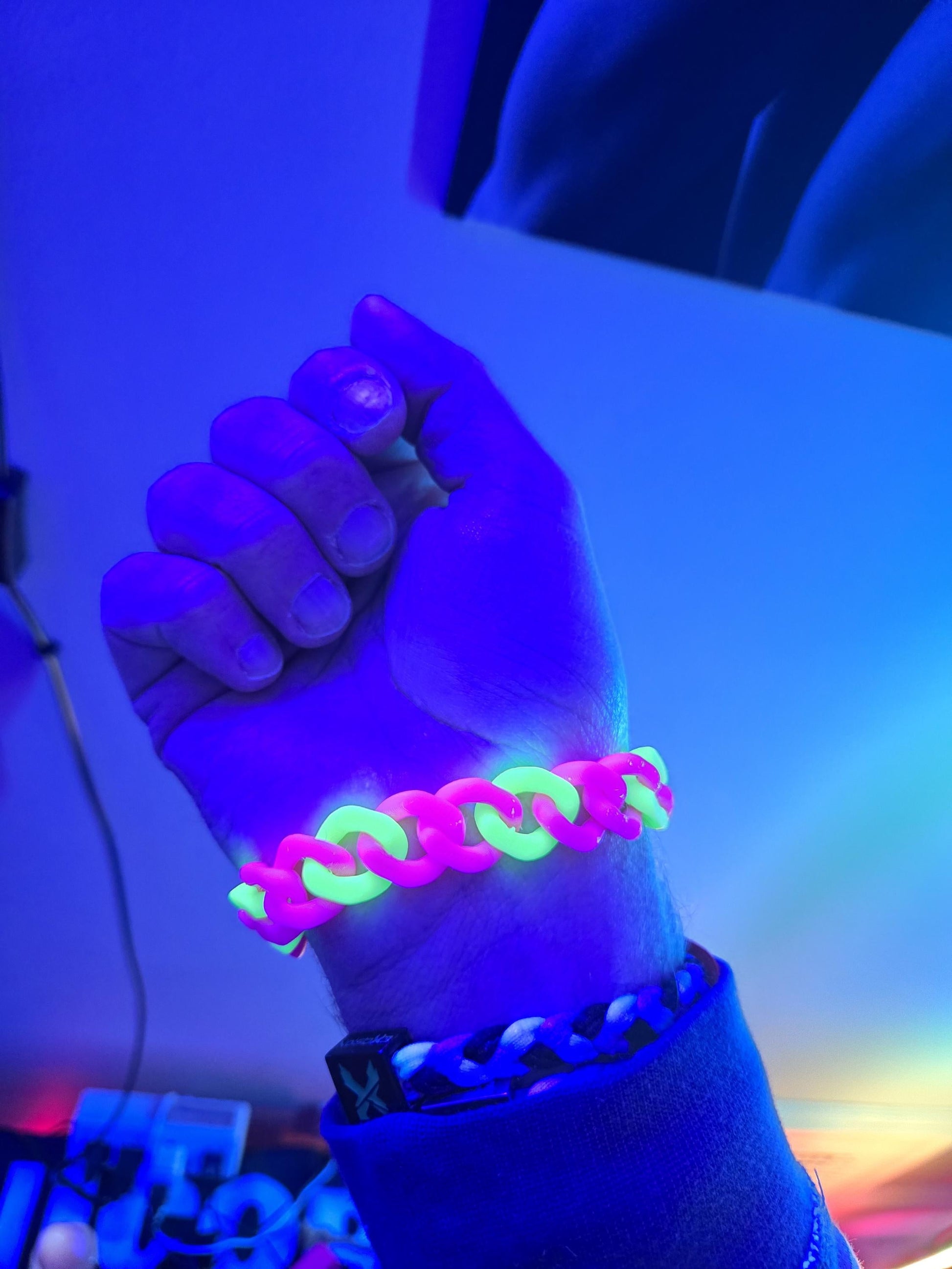 3D Printed Cuban Chain Bracelet – Colorful, Customizable, Durable & Stylish Pupifer's Paddles