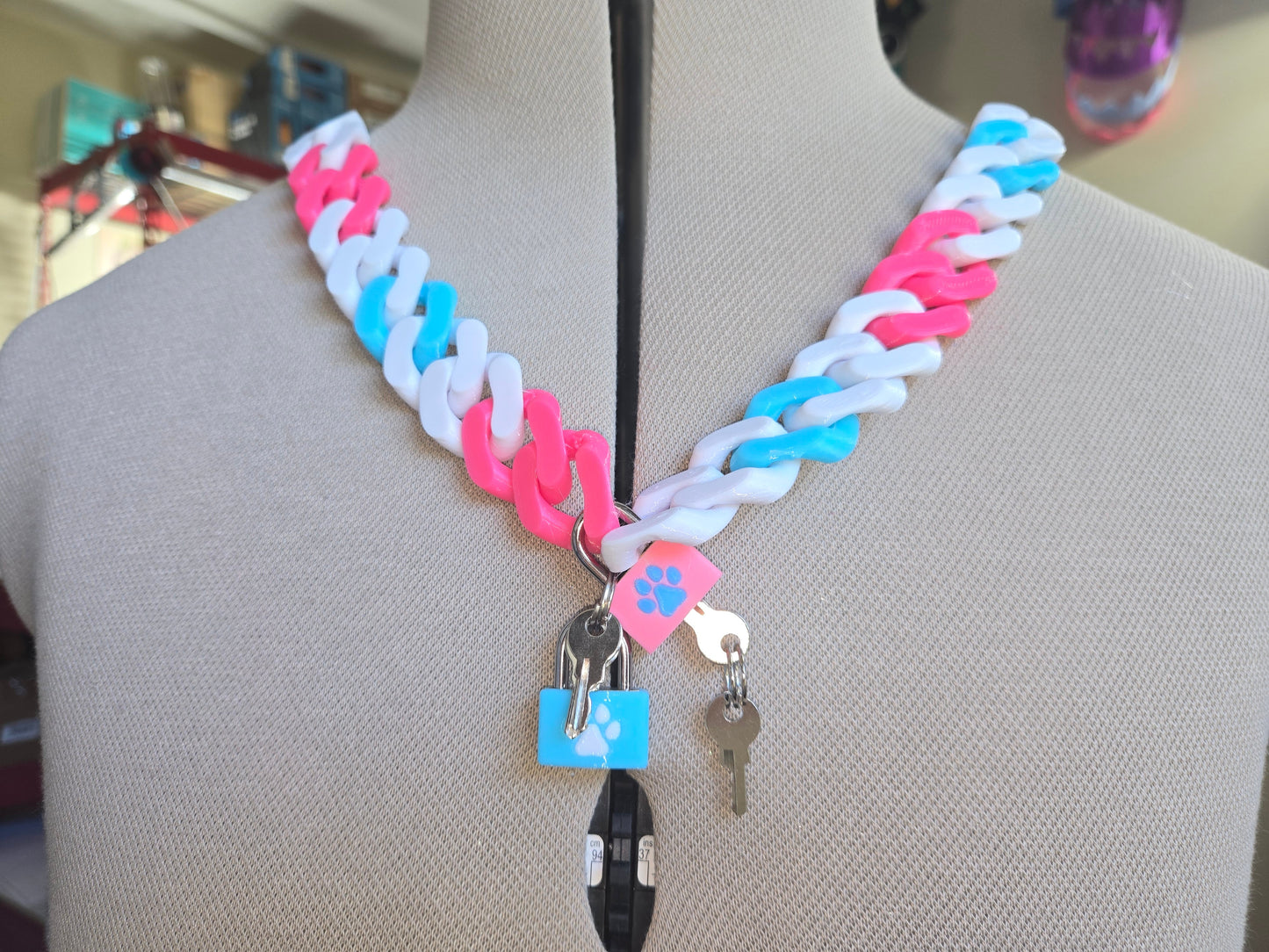 🔗 Multicolor Cuban Chain Necklace/Collar with Matching Padlock – Colorful, Personalized, Durable, & Stylish Pupifer's Paddles