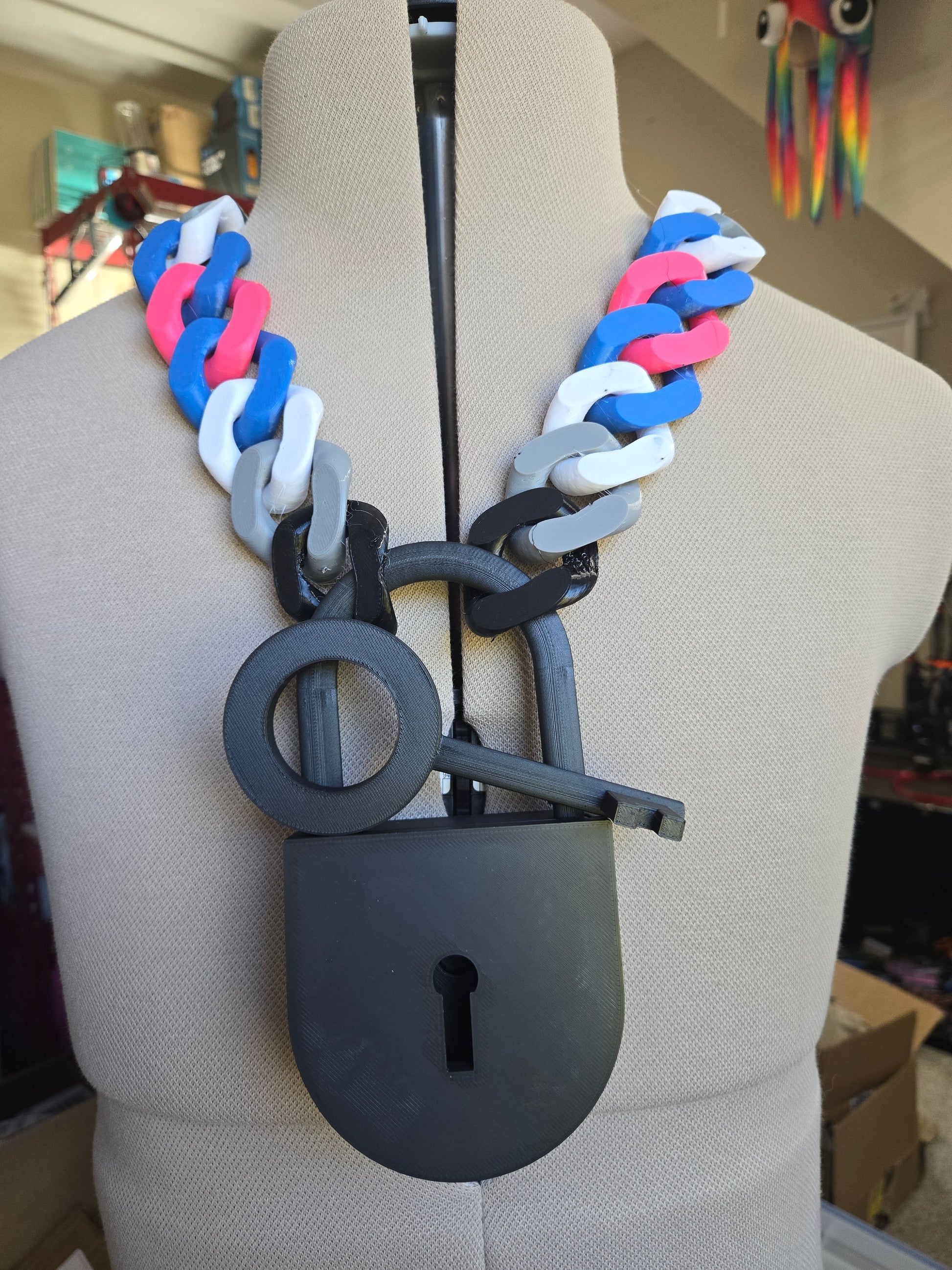 🔗 Multicolor Cuban Chain Necklace/Collar with Matching Padlock – Colorful, Personalized, Durable, & Stylish Pupifer's Paddles