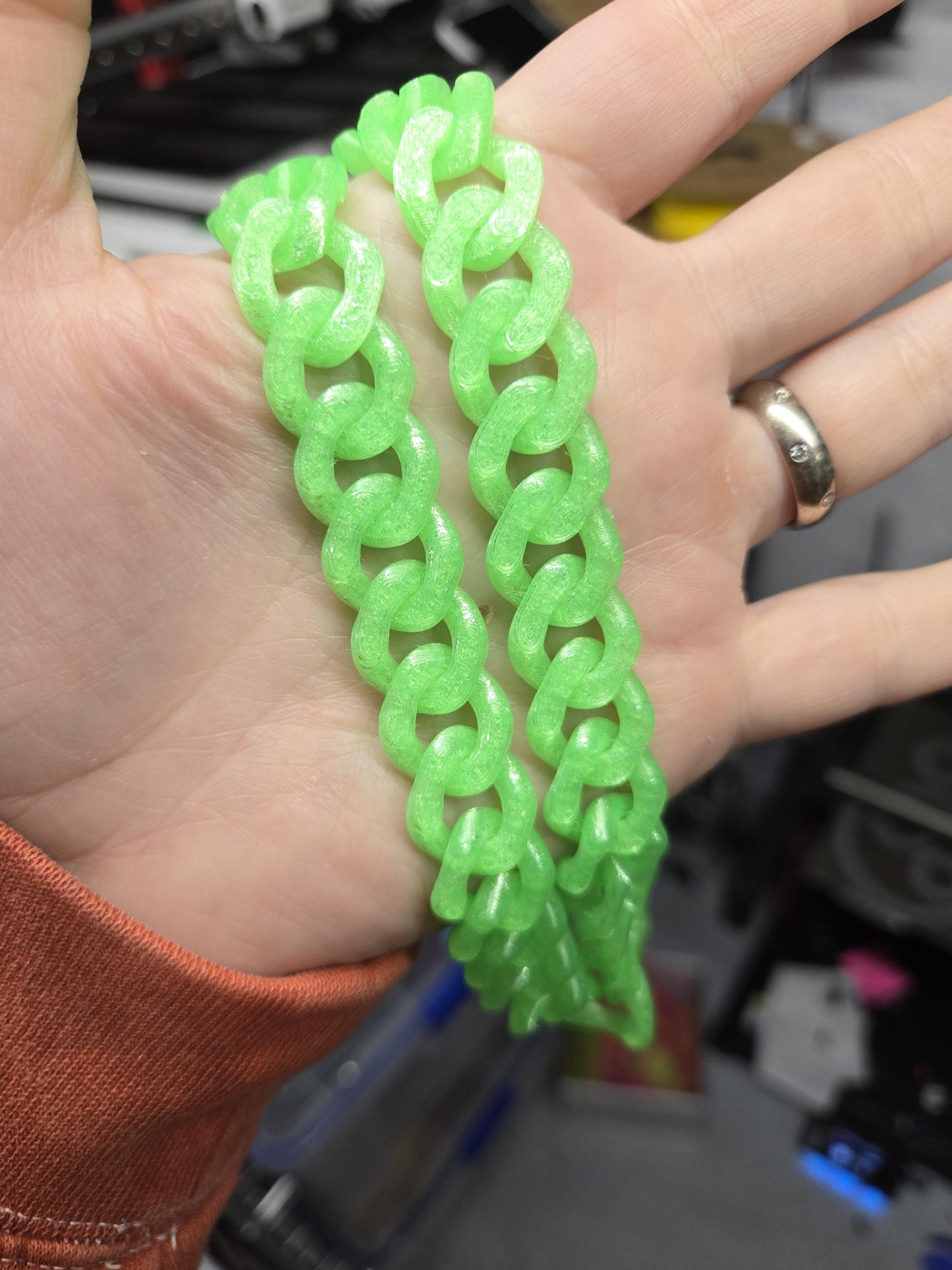 3D Printed Cuban Chain Necklace – Colorful, Customizable, Durable & Stylish Pupifer's Paddles