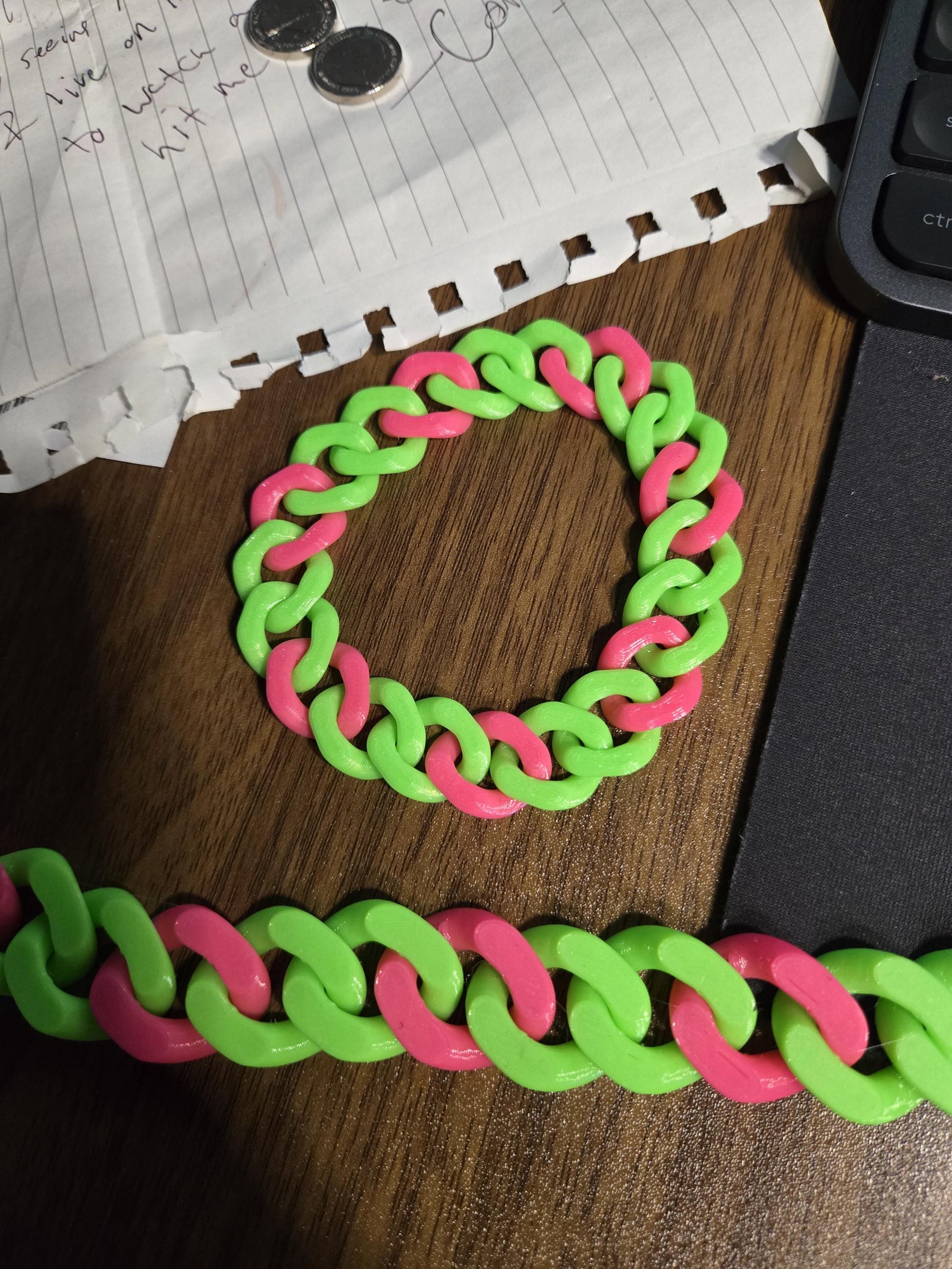 3D Printed Cuban Chain Bracelet – Colorful, Customizable, Durable & Stylish Pupifer's Paddles