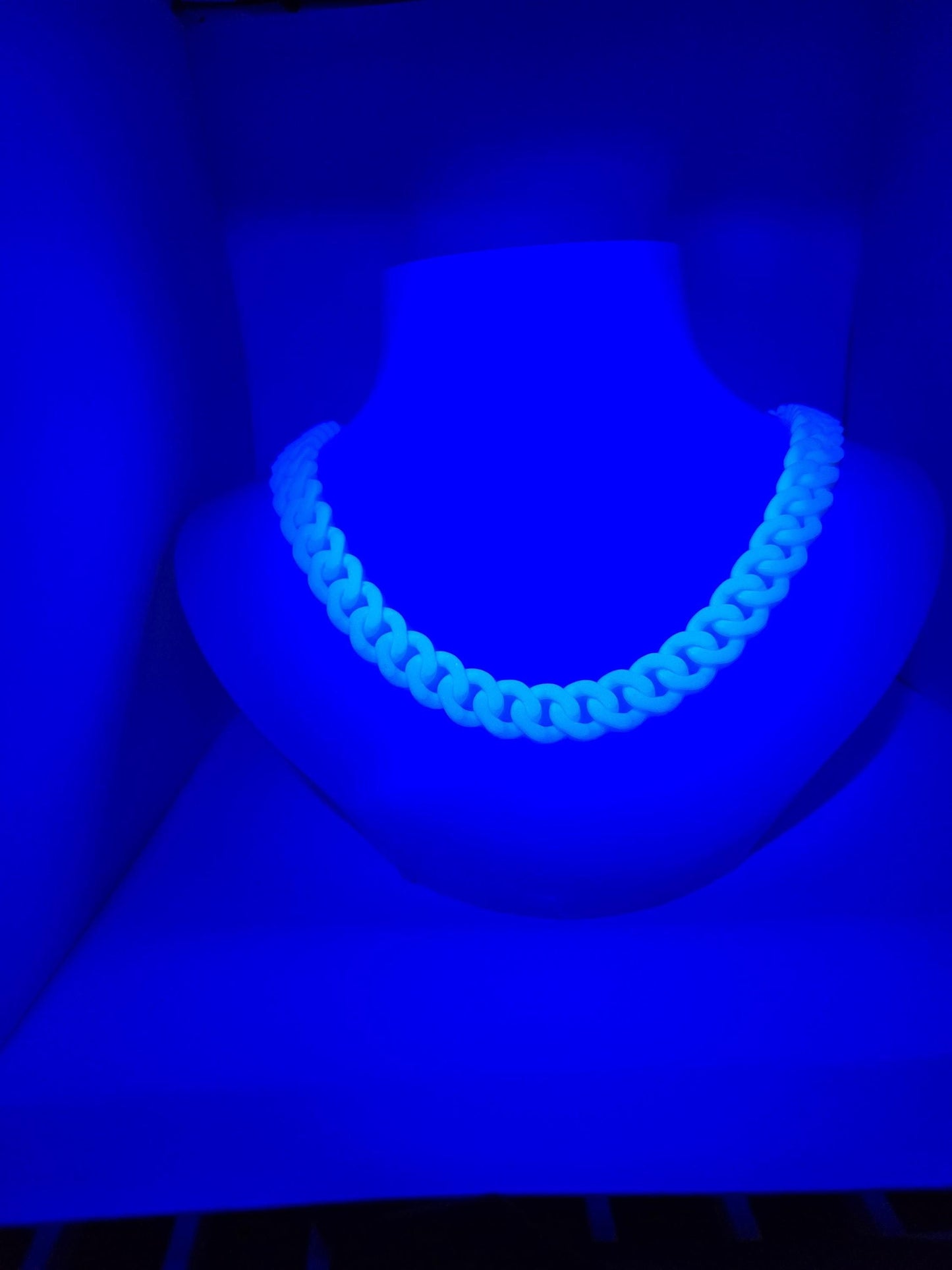 3D Printed Cuban Chain Necklace – Colorful, Customizable, Durable & Stylish Pupifer's Paddles