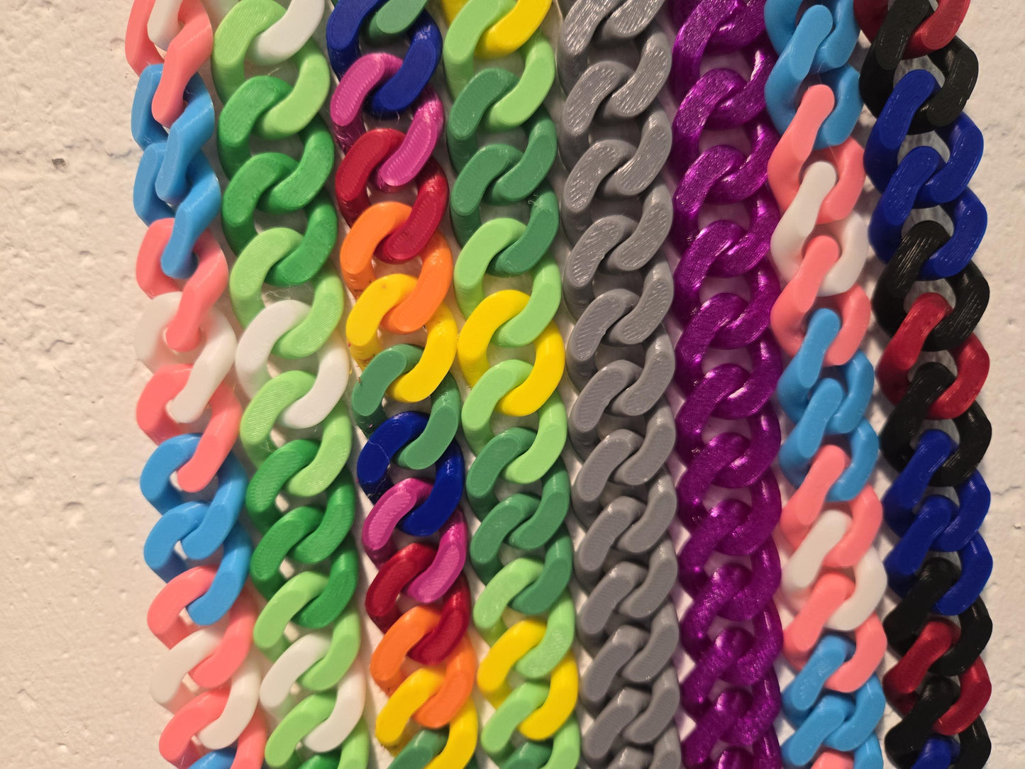3D Printed Cuban Chain Necklace – Colorful, Customizable, Durable & Stylish Pupifer's Paddles